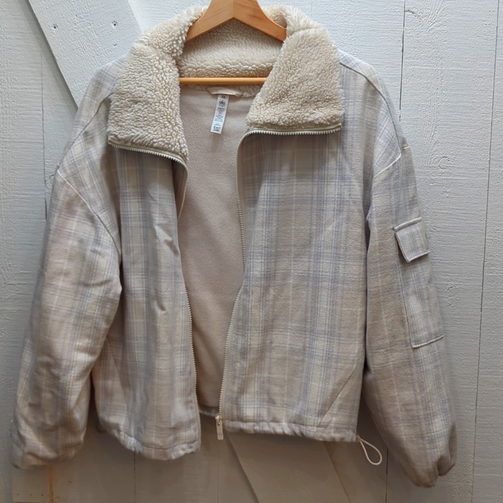 Alo yoga jacket